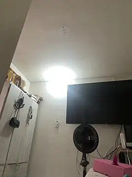 skullvalu online show from April 15, 6:45 pm