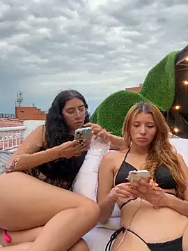 PussyLoversShow online show from September 24, 10:38 pm