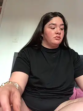 Imogenbabyyy online show from April 19, 3:57 pm