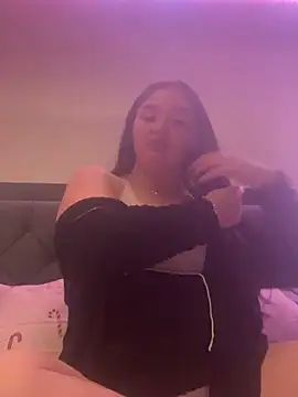 Snapshot of Imogenbabyyy chatting on November 2, 6:02 pm Imogenbabyyy online show from November 2, 6:02 pm