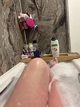 Imogenbabyyy online show from April 10, 7:10 pm