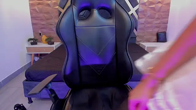 Alana cox  online show from October 31, 11:33 pm