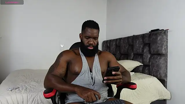 Snapshot of james_musclebbc chatting on June 10, 9:49 pm james musclebbc online show from June 10, 9:49 pm