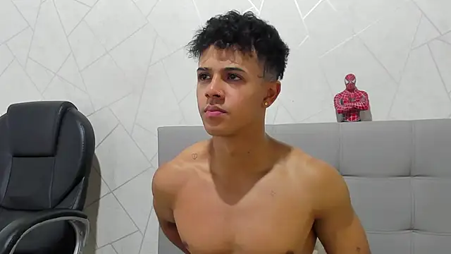 Snapshot of Alex_Colton7 chatting on September 21, 3:55 am Alex Colton7 online show from September 21, 3:55 am