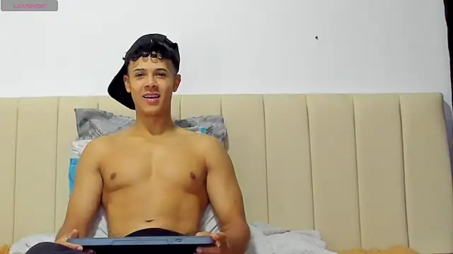 Snapshot of Alex_Colton7 chatting on September 15, 1:50 am Alex Colton7 online show from September 15, 1:50 am