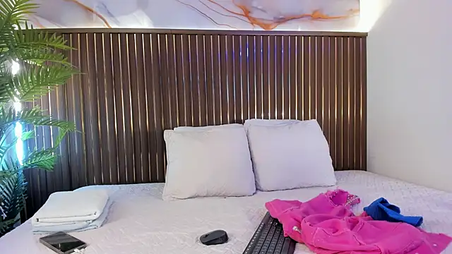 Roxie-NS online show from March 13, 11:48 am