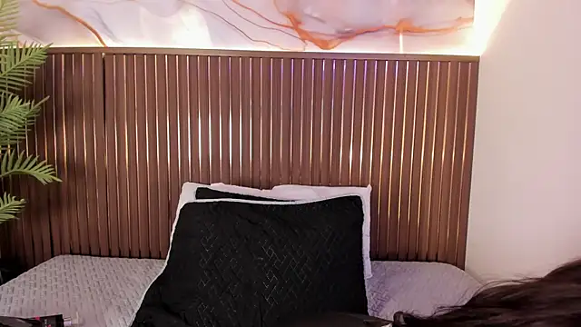 Roxie-NS online show from January 18, 1:03 pm