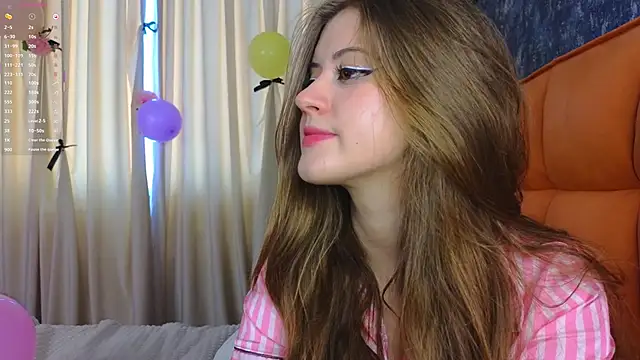 Snapshot of Orivienne chatting on September 14, 7:20 am Orivienne online show from September 14, 7:20 am