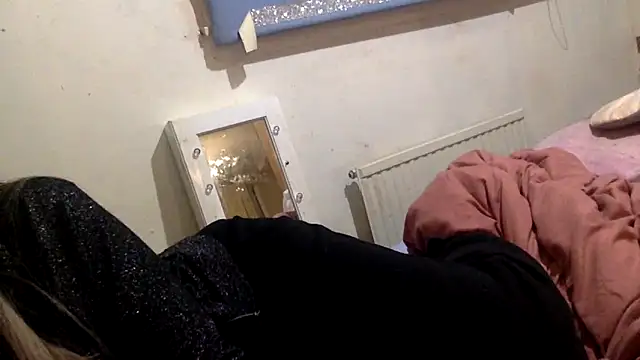 Snapshot of Bellababexox_ chatting on September 10, 2:32 am Bellababexox online show from September 10, 2:32 am