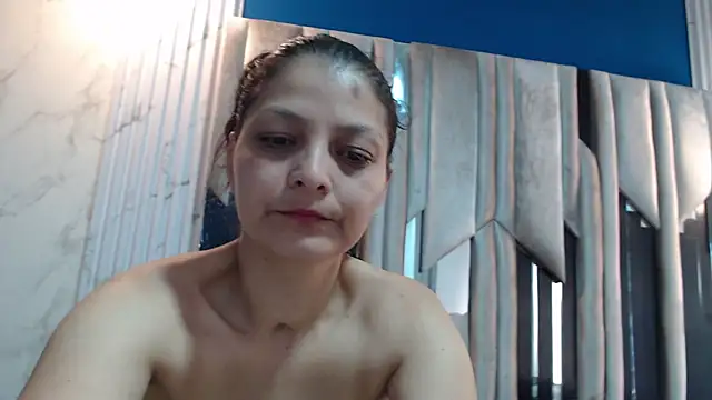 KiraaWild online show from October 26, 2:17 pm