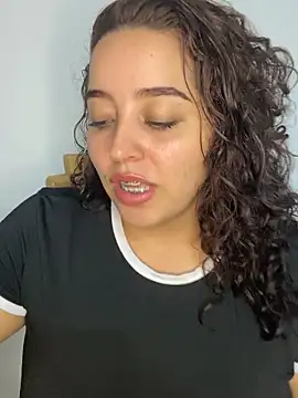 LoanaSantos online show from November 11, 11:53 pm