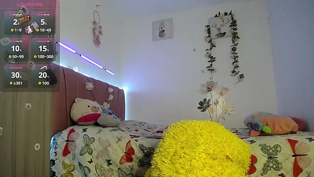 Liahdiaz  online show from February 26, 3:34 pm