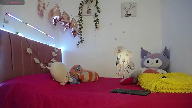 Liahdiaz  online show from March 30, 2:07 pm