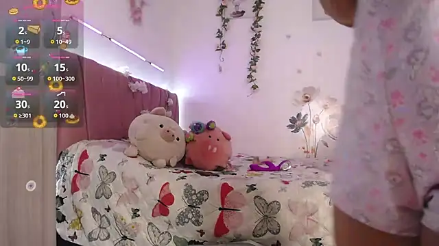 Liahdiaz  online show from February 3, 12:43 pm