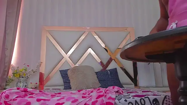 LicyEvans1 online show from December 4, 7:02 pm