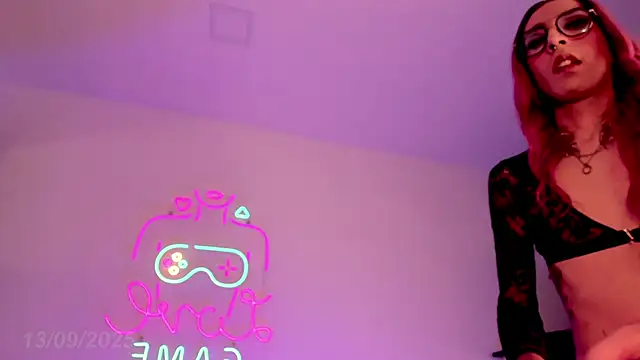 Isabella Haddad online show from September 13, 8:20 pm