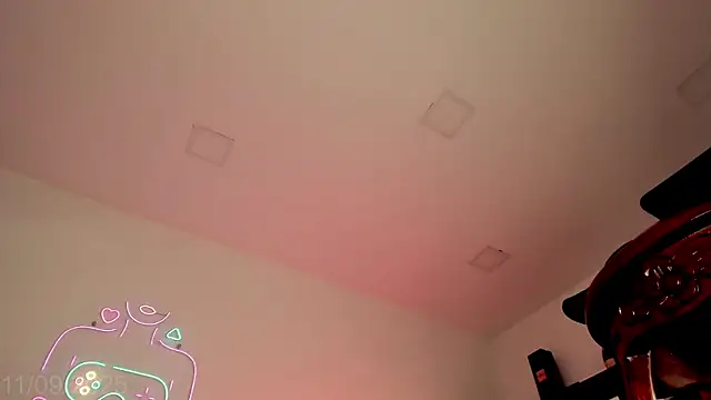 Isabella Haddad online show from September 11, 7:36 pm