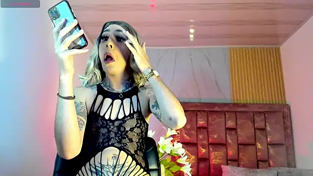 Isabella Haddad online show from March 26, 4:22 am