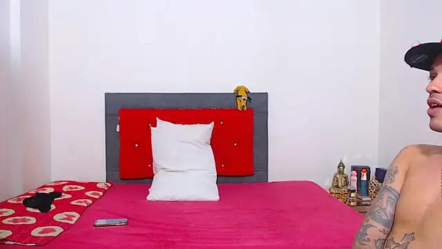 miawhithee online show from October 15, 2:21 am