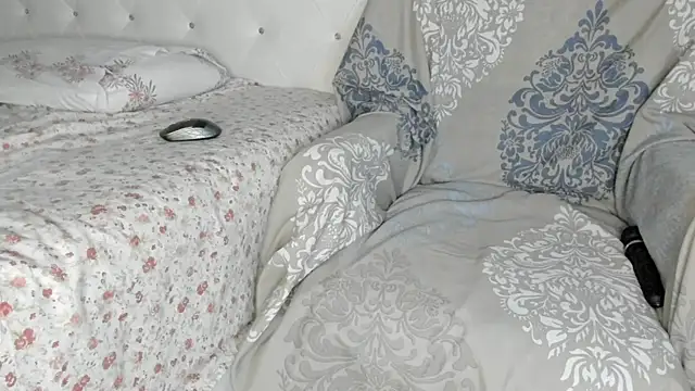 twinwoke12 online show from February 6, 10:00 am