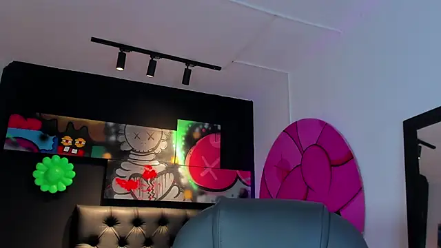 miIa bratz online show from May 7, 8:56 pm
