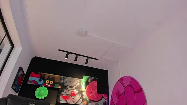 miIa bratz online show from February 24, 7:37 pm