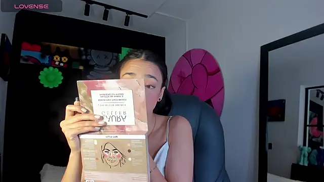 miIa bratz online show from April 22, 9:10 pm