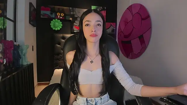 miIa bratz online show from February 19, 7:33 pm