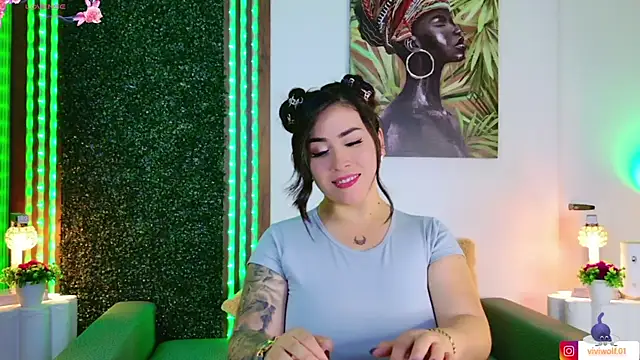 sarawolff online show from June 10, 5:52 am