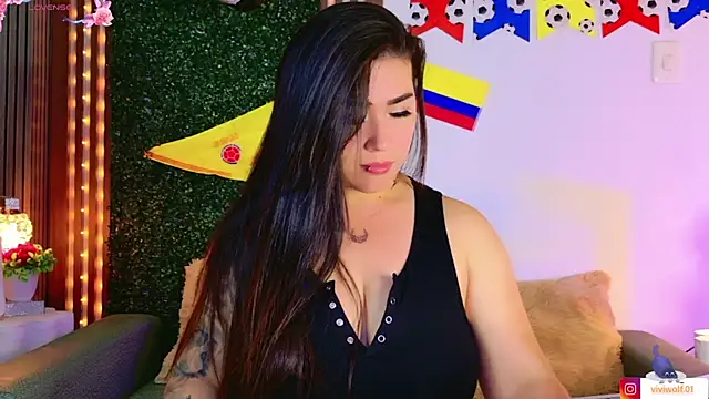 Snapshot of sarawolff chatting on June 25, 3:39 pm sarawolff online show from June 25, 3:39 pm