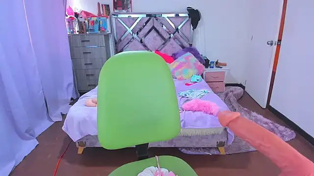 Snapshot of Luna_Analya chatting on November 27, 5:35 pm Luna Analya online show from November 27, 5:35 pm