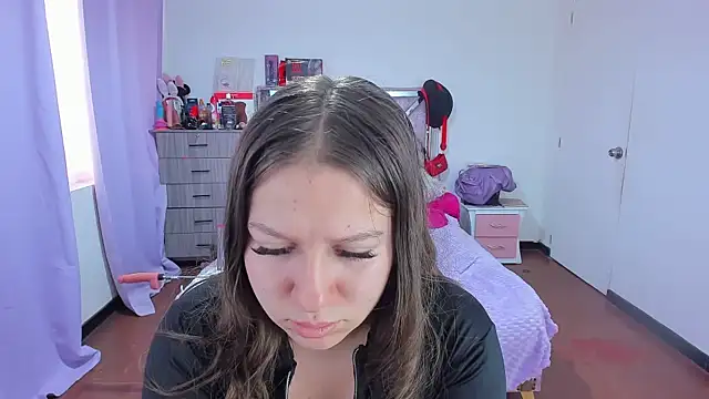 Luna Analya online show from January 9, 4:25 pm