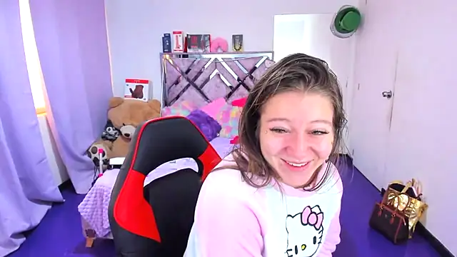 Luna Analya online show from April 10, 2:24 pm