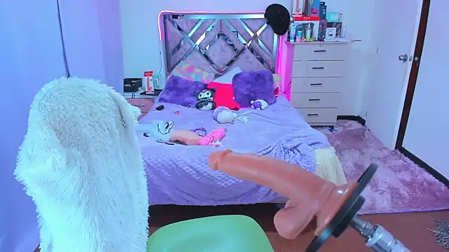 Snapshot of Luna_Analya chatting on November 6, 12:36 am Luna Analya online show from November 6, 12:36 am