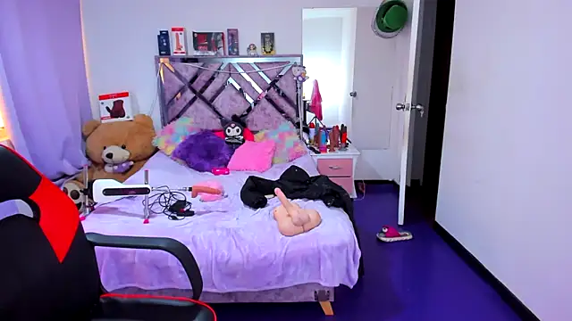 Luna Analya online show from April 20, 2:40 pm