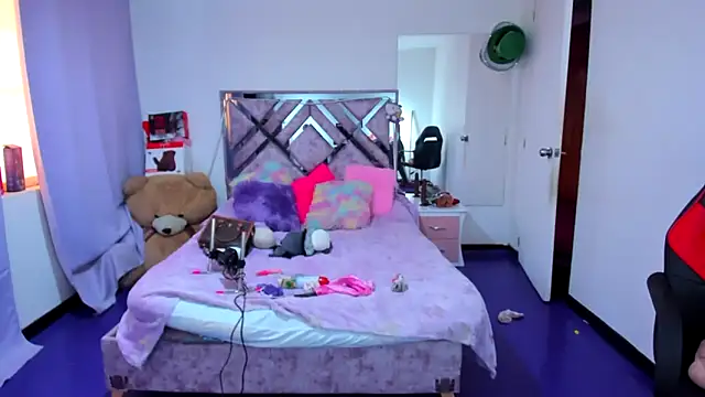 Luna Analya online show from April 7, 1:57 pm