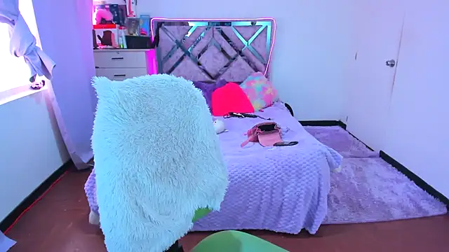 Snapshot of Luna_Analya chatting on October 27, 1:23 pm Luna Analya online show from October 27, 1:23 pm