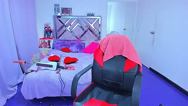 Snapshot of Luna_Analya chatting on February 18, 12:12 pm Luna Analya online show from February 18, 12:12 pm