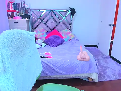 Snapshot of Luna_Analya chatting on October 22, 12:59 pm Luna Analya online show from October 22, 12:59 pm