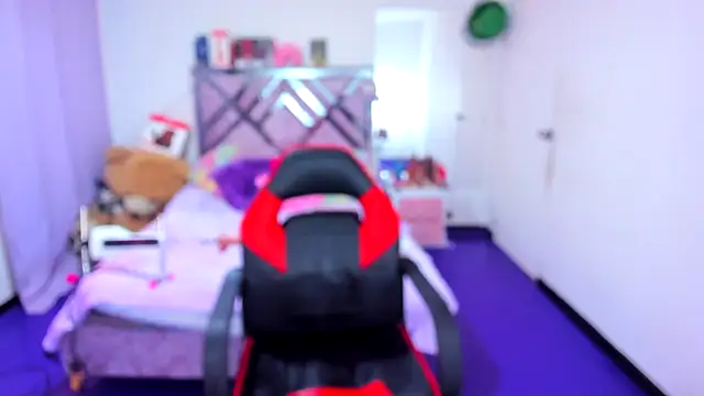 Luna Analya online show from April 17, 1:36 pm