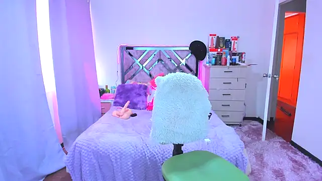 Snapshot of Luna_Analya chatting on November 1, 3:17 pm Luna Analya online show from November 1, 3:17 pm