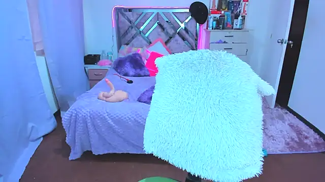 Snapshot of Luna_Analya chatting on October 31, 11:07 am Luna Analya online show from October 31, 11:07 am