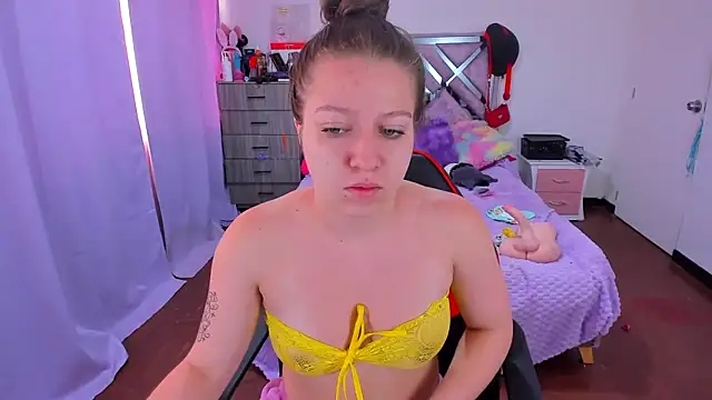 Luna Analya online show from January 6, 1:59 pm