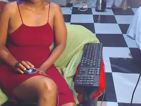 Snapshot of Blackntoxicabe6999 chatting on December 23, 12:22 am Blackntoxicabe6999 online show from December 23, 12:22 am