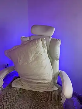 Vicky Saidi online show from November 10, 11:59 am