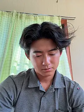 Snapshot of shoma2003 chatting on June 3, 8:04 am shoma2003 online show from June 3, 8:04 am