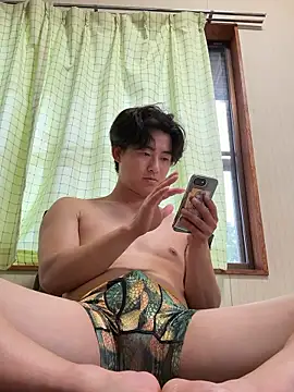 Snapshot of shoma2003 chatting on June 8, 8:37 am shoma2003 online show from June 8, 8:37 am