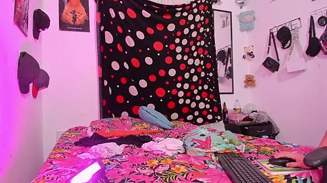 Rihanna hotx online show from April 10, 3:13 am