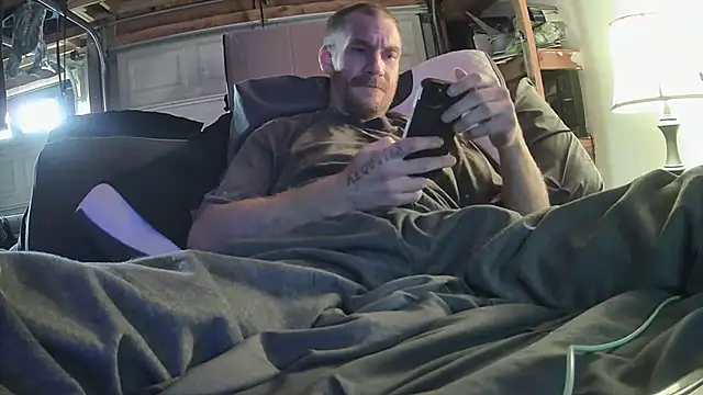 Snapshot of Tiggitytomociti chatting on November 6, 11:20 pm Tiggitytomociti online show from November 6, 11:20 pm