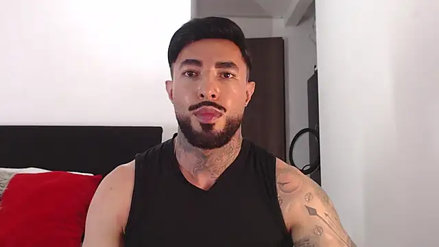 Snapshot of andrea_de_lucaa chatting on June 17, 4:01 am andrea de lucaa online show from June 17, 4:01 am